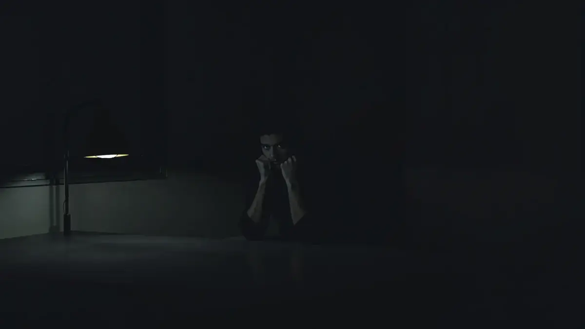 Die avondstilte verhoogt soms de mentale spanning in plaats van die te kalmeren